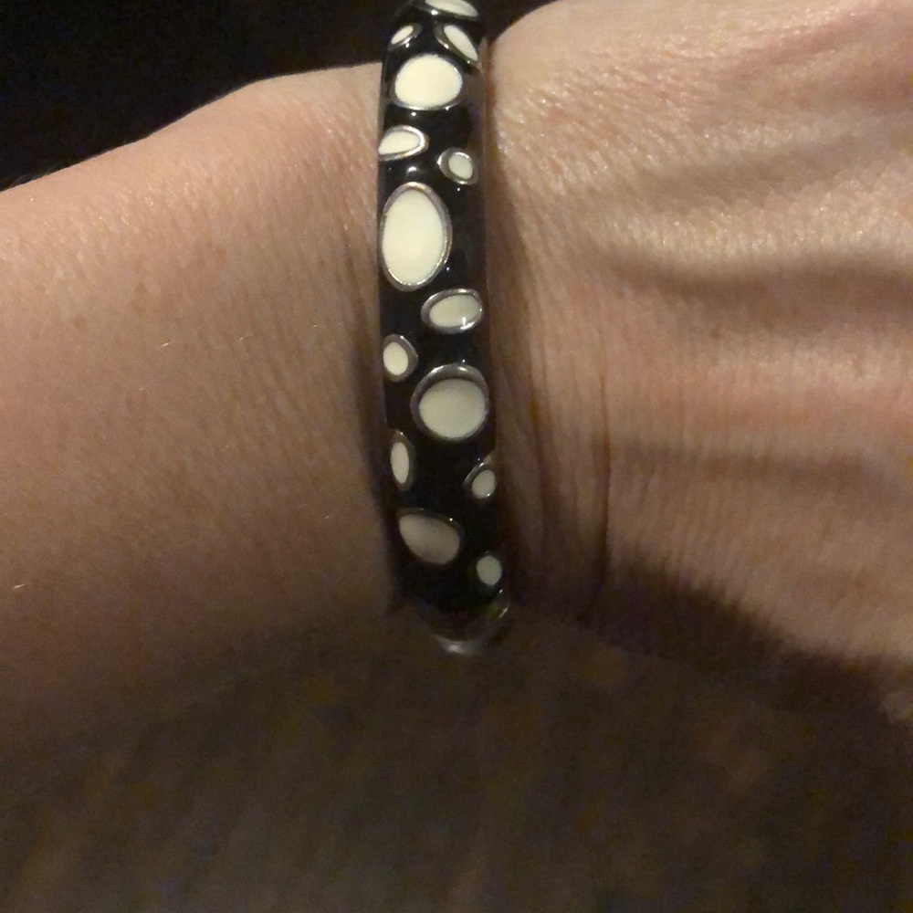 Bangle bracelet